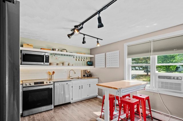 16 W Hill Dr B, Westminster, MA 01473
