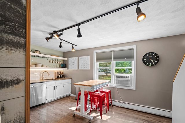16 W Hill Dr B, Westminster, MA 01473