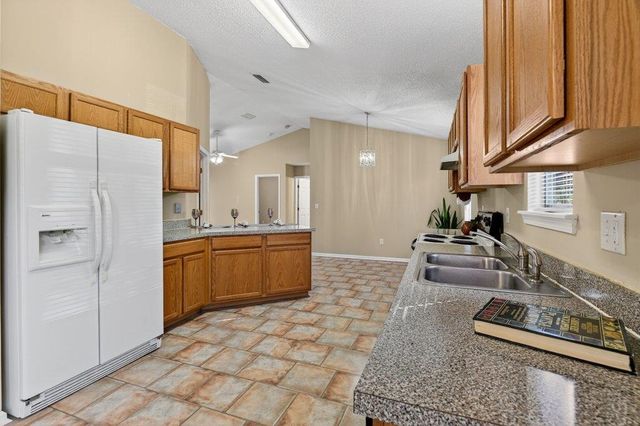 683 W Cathedral Pl, St Augustine, FL 32084