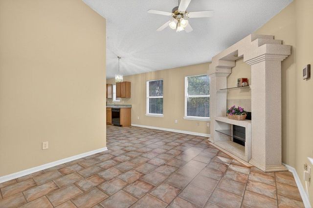 683 W Cathedral Pl, St Augustine, FL 32084