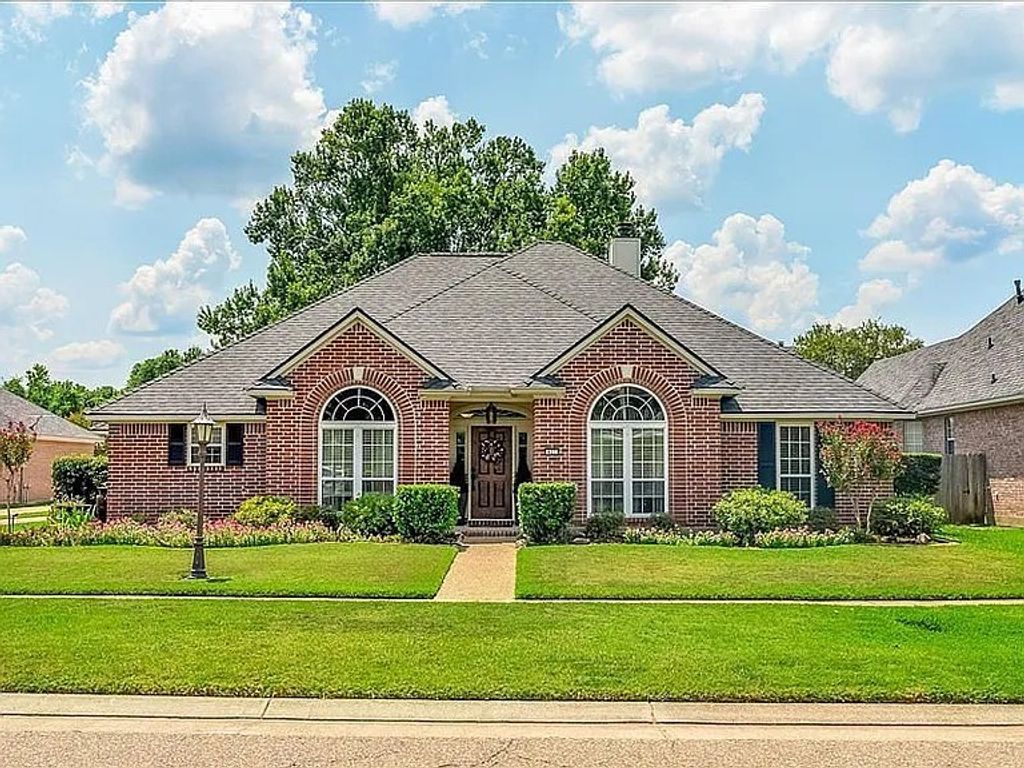 423 Prestonwood Drive, Shreveport, LA 71115