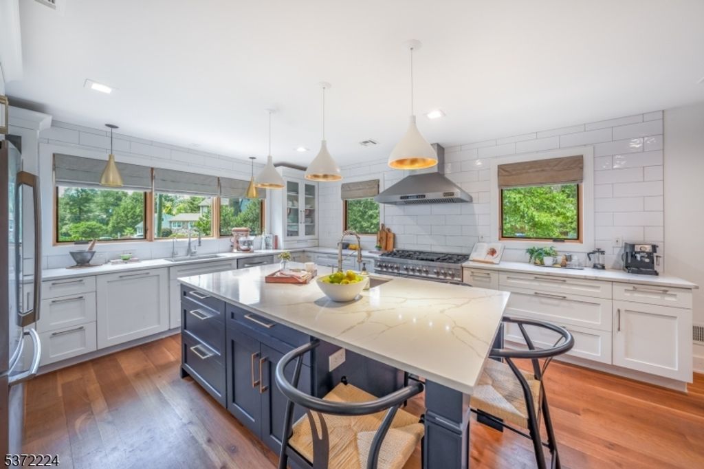 25 Division Ave, New Providence Boro, NJ 07901