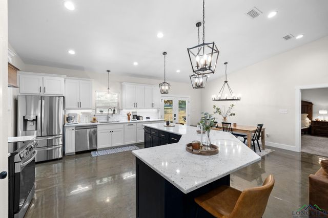 575 Rosie Wady Rd, Gladewater, TX 75647