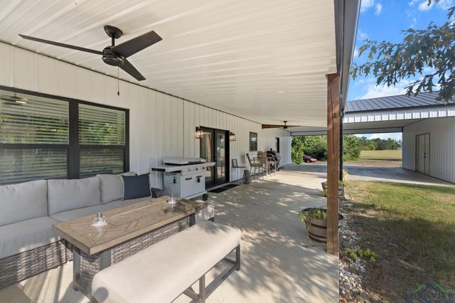 575 Rosie Wady Rd, Gladewater, TX 75647