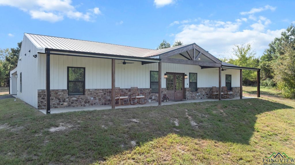 575 Rosie Wady Rd, Gladewater, TX 75647