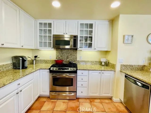 45245 Seeley Drive 17G, La Quinta, CA 92253