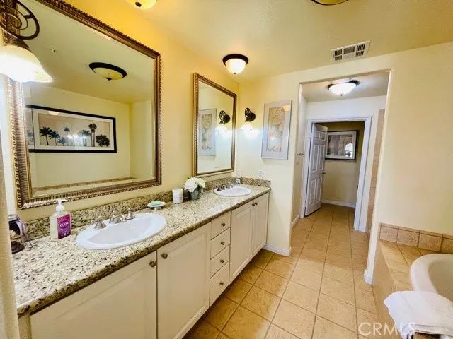 45245 Seeley Drive 17G, La Quinta, CA 92253