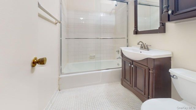 118-17 Union Turnpike 9J, Forest Hills, NY 11375