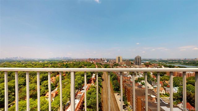 118-17 Union Turnpike 9J, Forest Hills, NY 11375