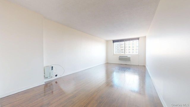 118-17 Union Turnpike 9J, Forest Hills, NY 11375