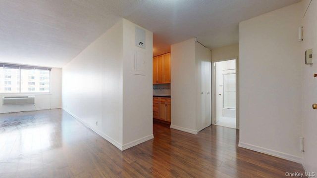 118-17 Union Turnpike 9J, Forest Hills, NY 11375