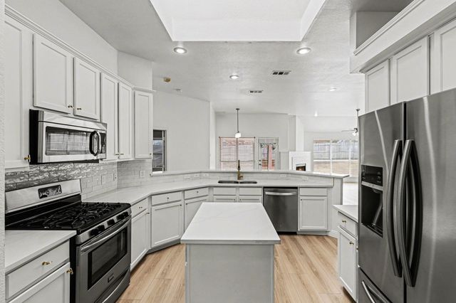 6212 Crestmont Lane, Sachse, TX 75048