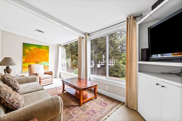 204 Chestnut St, Andover, MA 01810