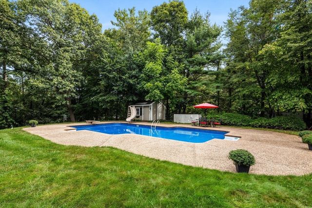 204 Chestnut St, Andover, MA 01810