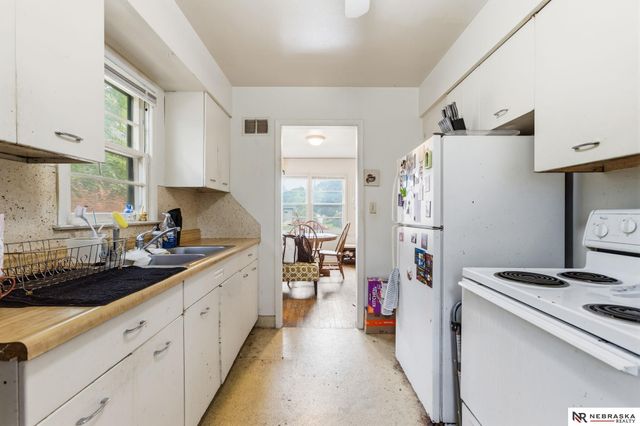 5837-5839 Lafayette Avenue, Omaha, NE 68132
