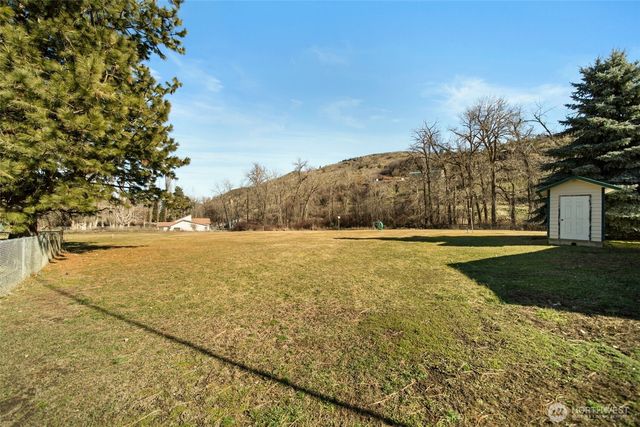 4195 Squilchuck Road, Wenatchee, WA 98801