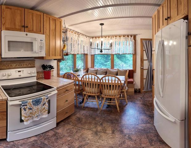 9913 Alba Road, Ben Lomond, CA 95005