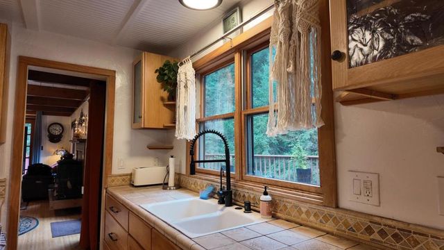 9913 Alba Road, Ben Lomond, CA 95005