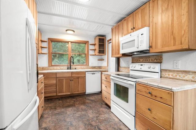 9913 Alba Road, Ben Lomond, CA 95005