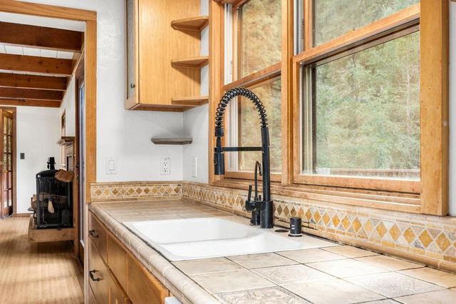 9913 Alba Road, Ben Lomond, CA 95005