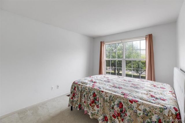 2795 Barclay Way, Ann Arbor, MI 48105