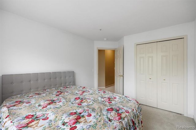 2795 Barclay Way, Ann Arbor, MI 48105