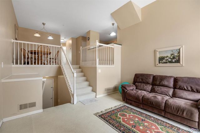 2795 Barclay Way, Ann Arbor, MI 48105