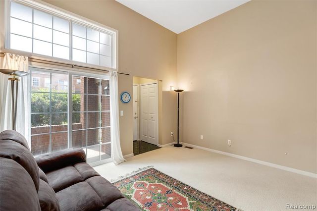 2795 Barclay Way, Ann Arbor, MI 48105