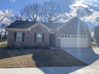 249 Edgefield Ct, Pleasant View, TN 37146