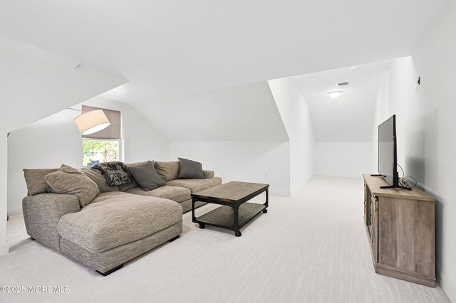 3 Green Oak Boulevard, Middletown, NJ 07748