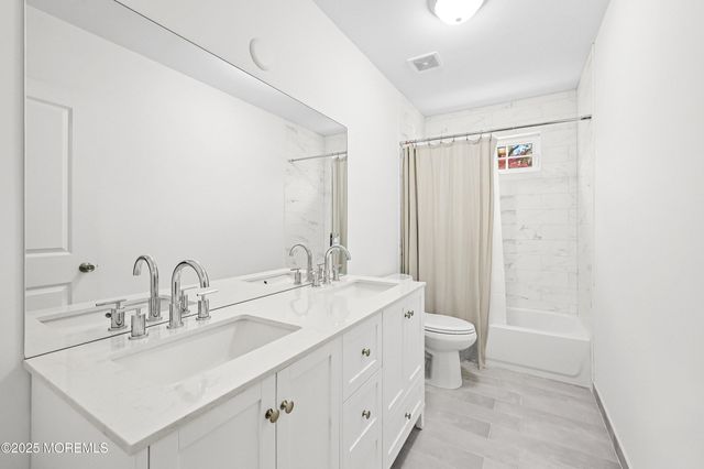 3 Green Oak Boulevard, Middletown, NJ 07748