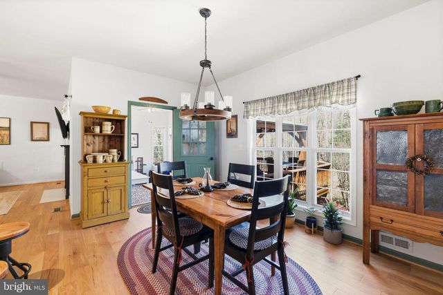 262 LONGWOOD DR, Stafford, VA 22556