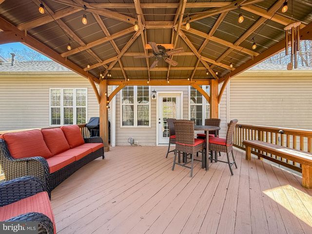 262 LONGWOOD DR, Stafford, VA 22556