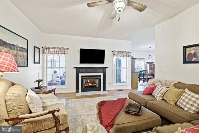 262 LONGWOOD DR, Stafford, VA 22556