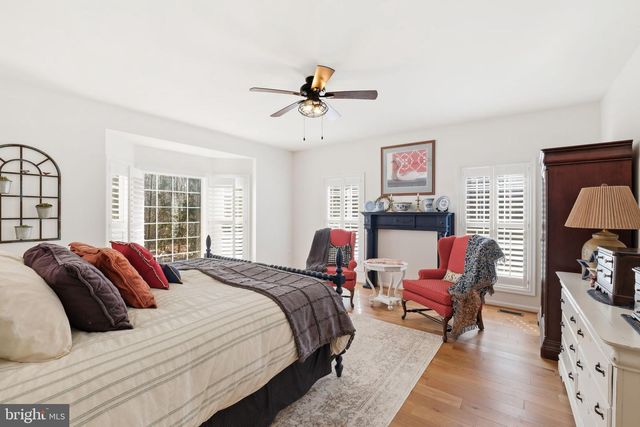 262 LONGWOOD DR, Stafford, VA 22556