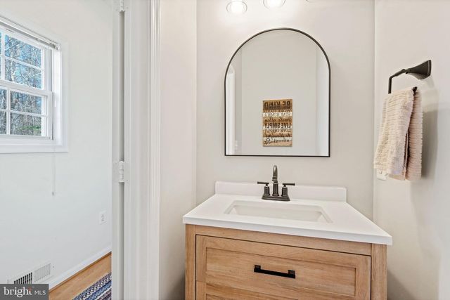 262 LONGWOOD DR, Stafford, VA 22556