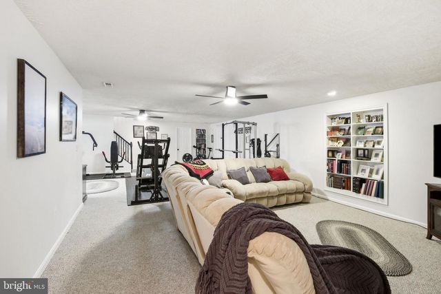 262 LONGWOOD DR, Stafford, VA 22556