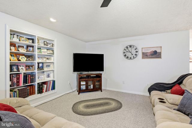 262 LONGWOOD DR, Stafford, VA 22556