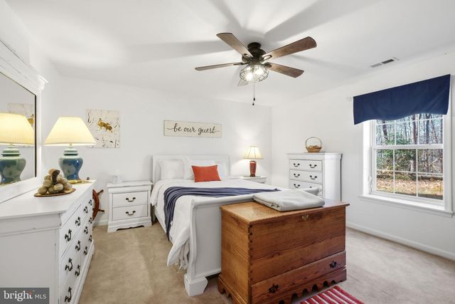 262 LONGWOOD DR, Stafford, VA 22556