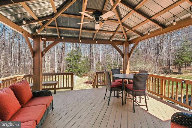 262 LONGWOOD DR, Stafford, VA 22556