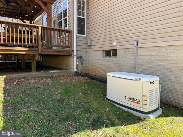 262 LONGWOOD DR, Stafford, VA 22556