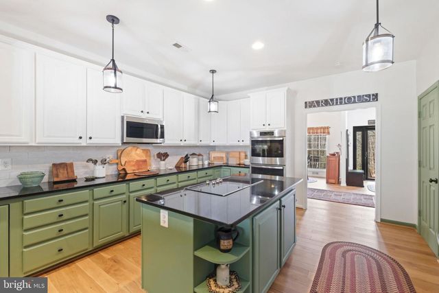 262 LONGWOOD DR, Stafford, VA 22556