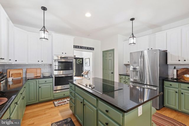 262 LONGWOOD DR, Stafford, VA 22556