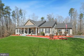 262 LONGWOOD DR, Stafford, VA 22556