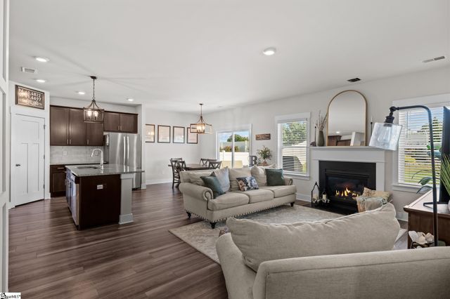 14 Shorncliffe Road, Simpsonville, SC 29680