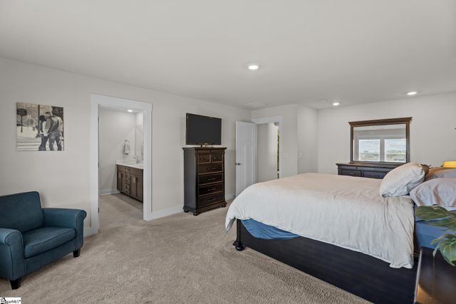 14 Shorncliffe Road, Simpsonville, SC 29680