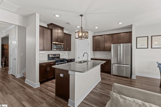 14 Shorncliffe Road, Simpsonville, SC 29680