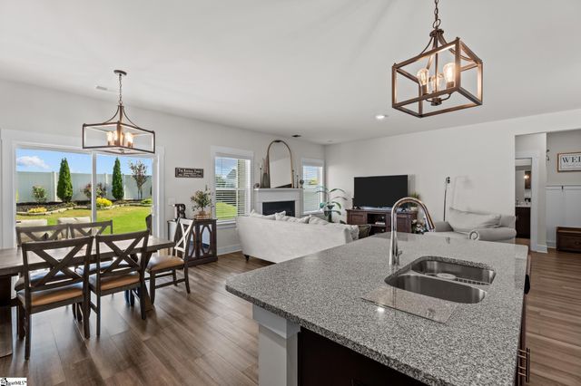 14 Shorncliffe Road, Simpsonville, SC 29680