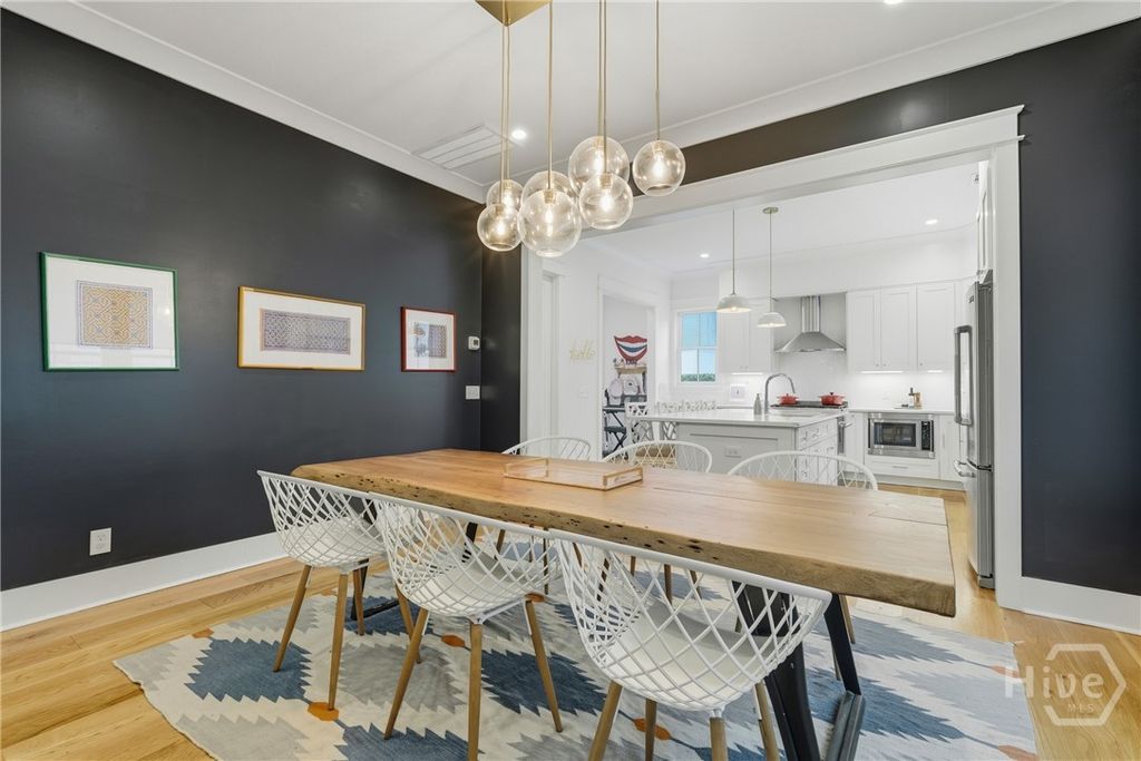 Image 18 of property listing at 110 E 38th Street, Savannah, GA 31401