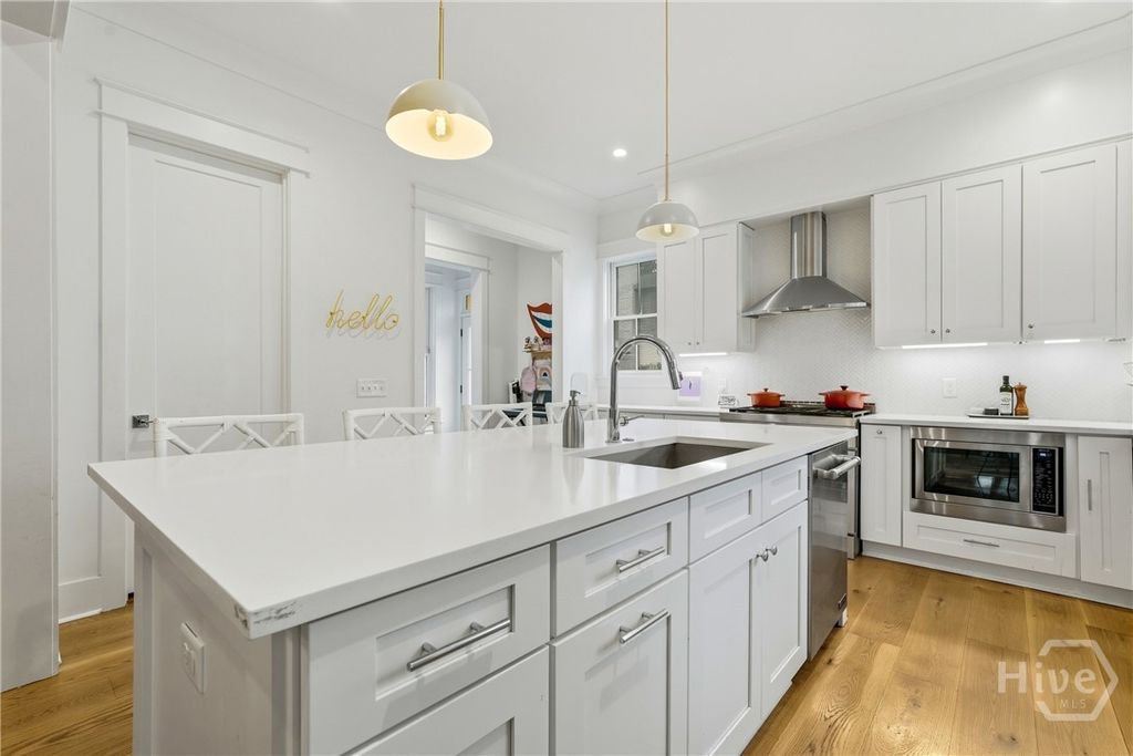 Image 23 of property listing at 110 E 38th Street, Savannah, GA 31401